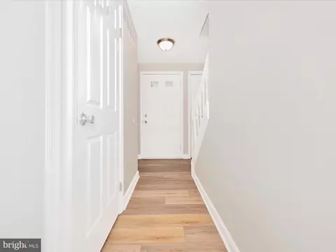5689 Pebble Dr, Frederick, MD 21703 photo 3