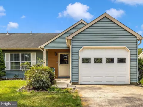 5726 Box Elder Ct, Frederick, MD 21703 photo 2
