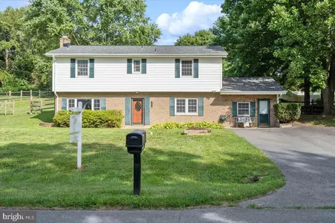 12619 Molesworth Dr, Mount Airy, MD 21771