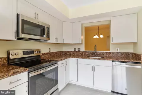 2405 Dunmore Ct, Frederick, MD 21702 photo 10