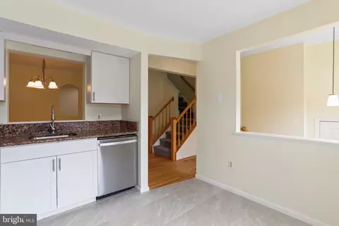2405 Dunmore Ct, Frederick, MD 21702 photo 9