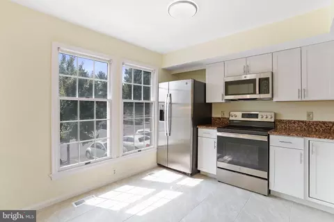 2405 Dunmore Ct, Frederick, MD 21702 photo 7