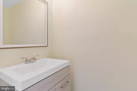 2405 Dunmore Ct, Frederick, MD 21702 photo 12