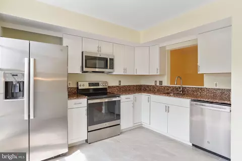 2405 Dunmore Ct, Frederick, MD 21702 photo 8