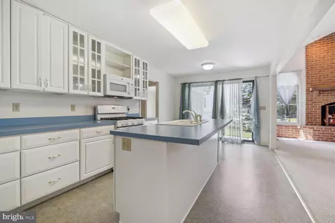 1025 Lindfield Dr, Frederick, MD 21702 photo 6