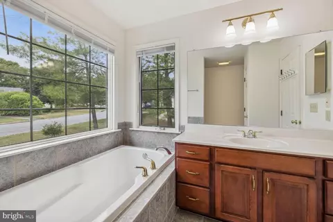 1025 Lindfield Dr, Frederick, MD 21702 photo 8
