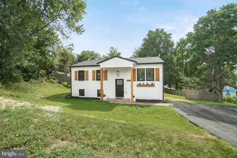 1605 Thomas Dr, Point Of Rocks, MD 21777