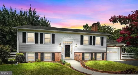 7916 Longmeadow Dr, Frederick, MD 21701