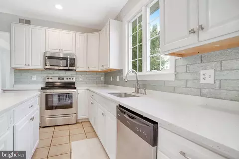 1016 Bexhill Dr, Frederick, MD 21702 photo 10