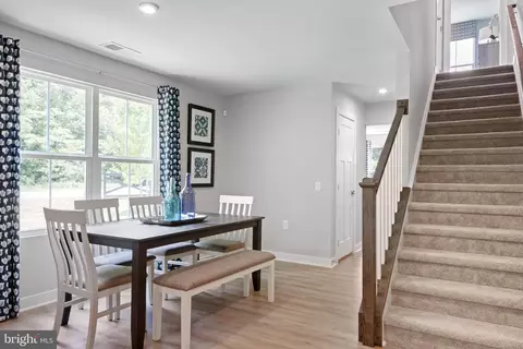 350 Shortleaf Cir, Frederick, MD 21702 photo 8