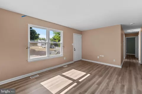 215 Bishops Glen Dr, Frederick, MD 21702 photo 5