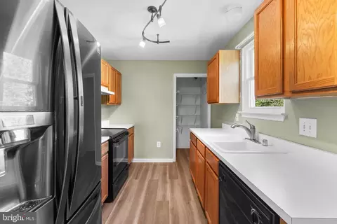 215 Bishops Glen Dr, Frederick, MD 21702 photo 9