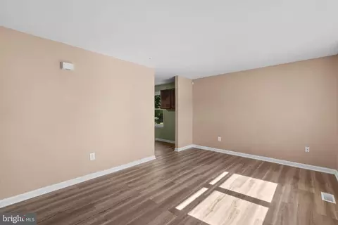 215 Bishops Glen Dr, Frederick, MD 21702 photo 3