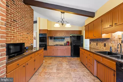 7311 Brookside Dr, Frederick, MD 21702 photo 2