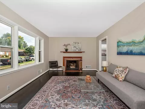 929 Cherokee Trl, Frederick, MD 21701 photo 5
