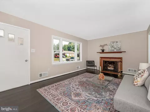929 Cherokee Trl, Frederick, MD 21701 photo 4