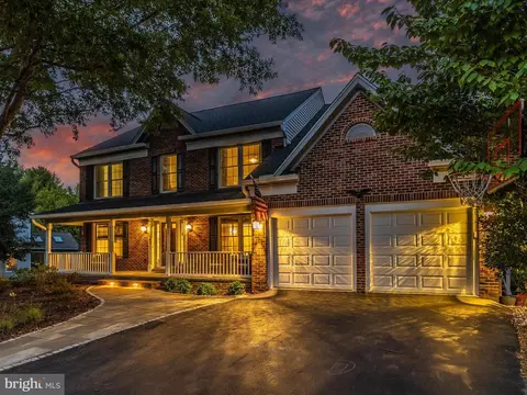 9007 Shadybrook Dr, Frederick, MD 21701