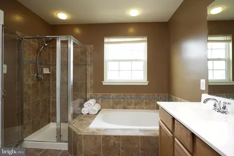 2070 Spring Run Cir, Frederick, MD 21702 photo 14