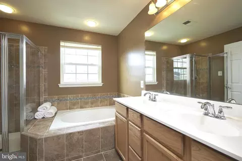 2070 Spring Run Cir, Frederick, MD 21702 photo 13