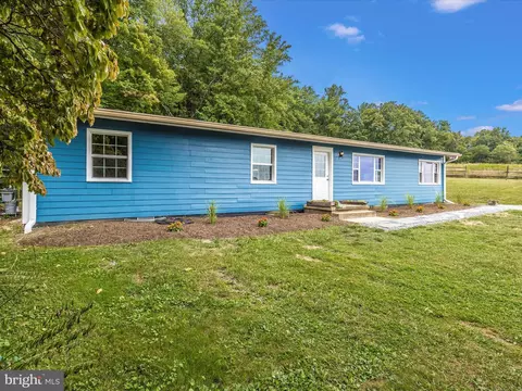 211 Crestview Dr, Thurmont, MD 21788