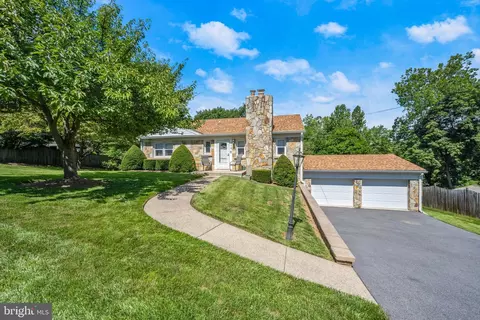 710 N Warfield Dr, Mount Airy, MD 21771