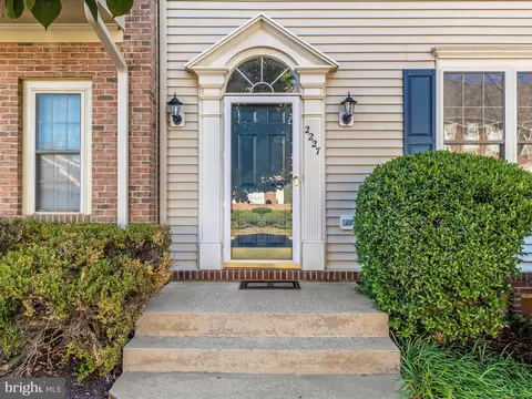2227 Lamp Post Ln, Frederick, MD 21701 photo 2