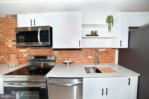 141 W South St, Frederick, MD 21701 photo 7