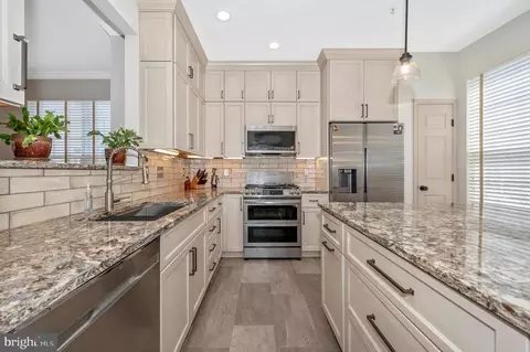 2487 Lakeside Dr, Frederick, MD 21702 photo 14