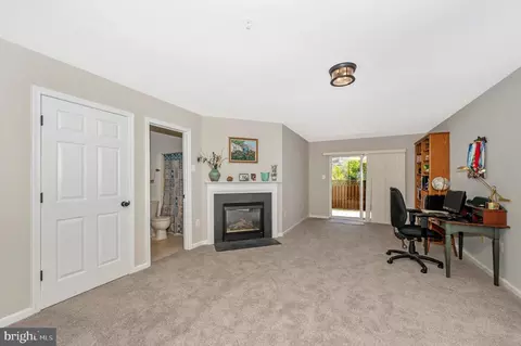 2487 Lakeside Dr, Frederick, MD 21702 photo 6