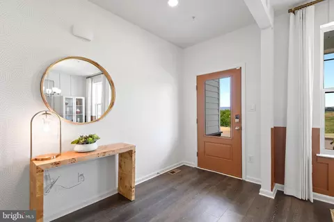 829 Foundry St, Frederick, MD 21701 photo 3