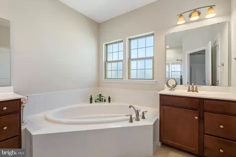 4886 Hiteshow Dr, Frederick, MD 21703 photo 34