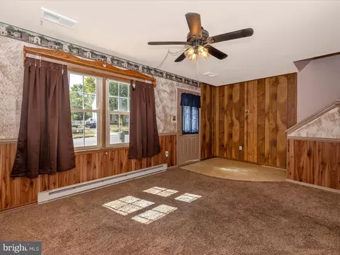 102 Stonegate Dr, Frederick, MD 21702 photo 9