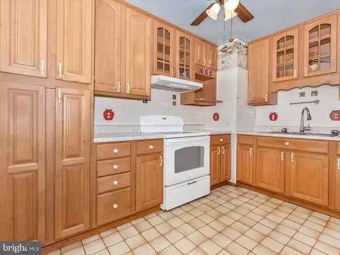 102 Stonegate Dr, Frederick, MD 21702 photo 12