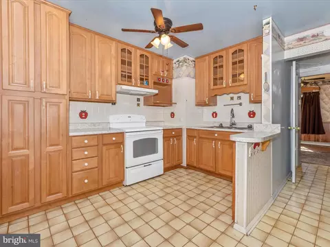 102 Stonegate Dr, Frederick, MD 21702 photo 11