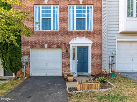 2537 Emerson Dr, Frederick, MD 21702 photo 2