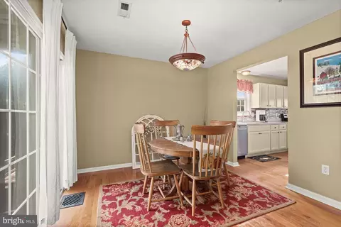 613 E St, Brunswick, MD 21716 photo 11