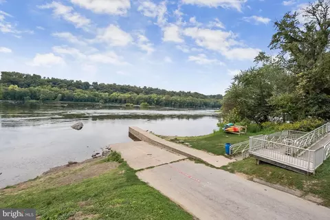 613 E St, Brunswick, MD 21716 photo 53