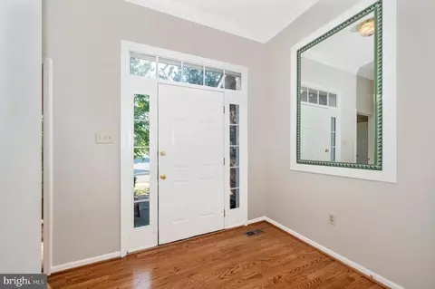 826 Apache Ct, Frederick, MD 21701 photo 2
