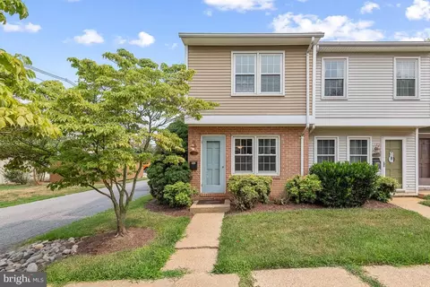 812 Mews Ln #812, Frederick, MD 21701