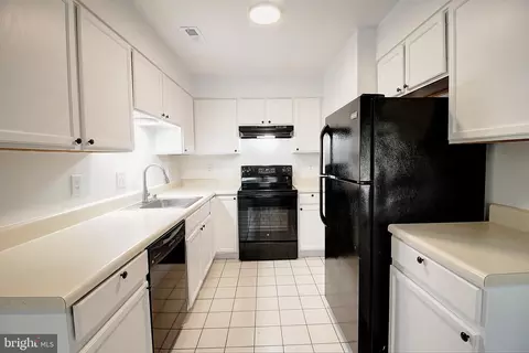 121 Bishopstone Ct, Frederick, MD 21702 photo 7