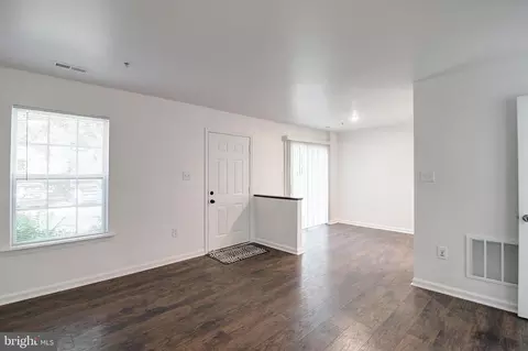 121 Bishopstone Ct, Frederick, MD 21702 photo 4