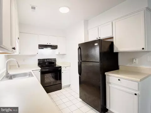 121 Bishopstone Ct, Frederick, MD 21702 photo 8