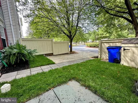 121 Bishopstone Ct, Frederick, MD 21702 photo 32