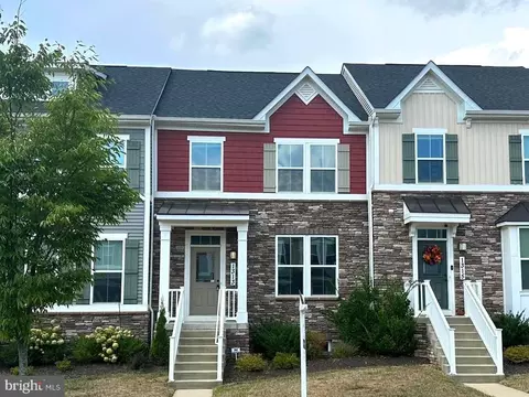 1313 Scheer St, Brunswick, MD 21716