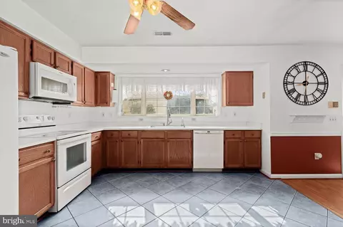 824 Waterford Dr, Frederick, MD 21702 photo 5