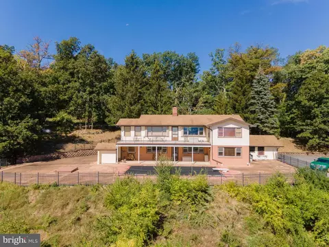 3677 Mar Lu Ridge Rd, Jefferson, MD 21755