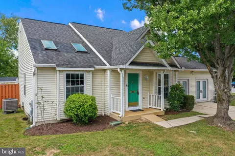 5000 Robin Ct, Frederick, MD 21703