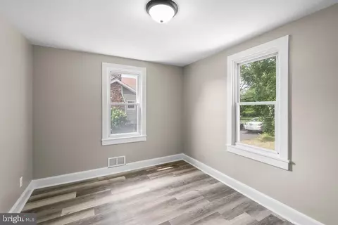 511 E Main St, Thurmont, MD 21788 photo 10