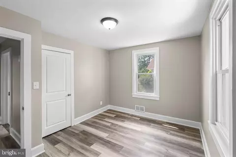 511 E Main St, Thurmont, MD 21788 photo 11
