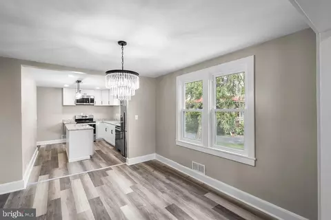 511 E Main St, Thurmont, MD 21788 photo 4